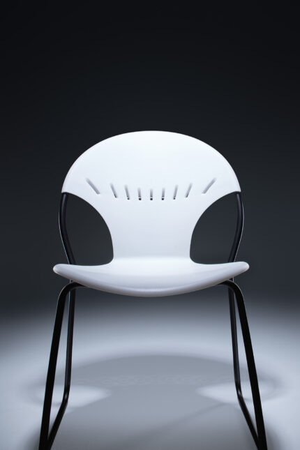 Chela American-made steel chair