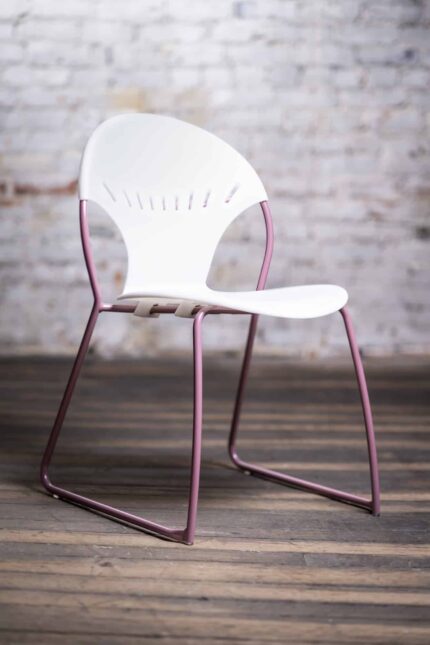 Chela American-made steel chair
