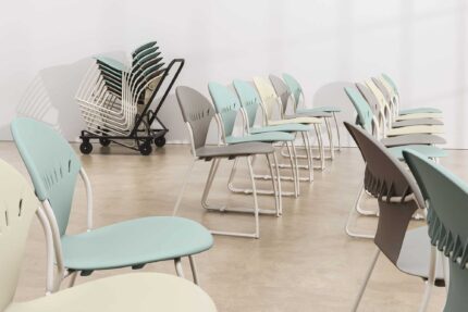 Chela American-made steel chair