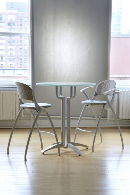 vela wire mesh table, simon nesting chair