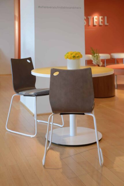 zuri seating, deci table