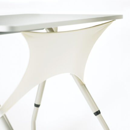 TIM flip-top training table