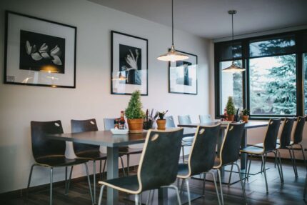 zuri seating, deci table