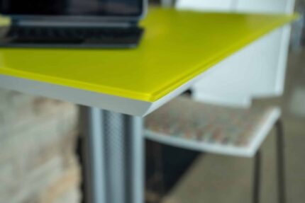 vela wire mesh table
