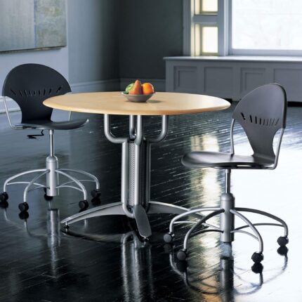 vela wire mesh table, chela chair