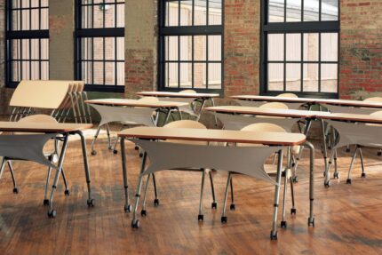 TIM flip-top training table, chela steel chair