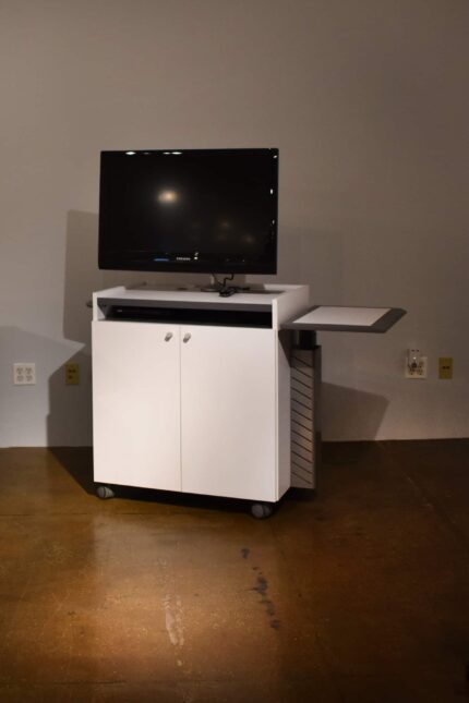 equip instructor furniture