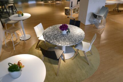 deci table, quanta max chair