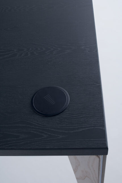arvo table, v charge wireless power