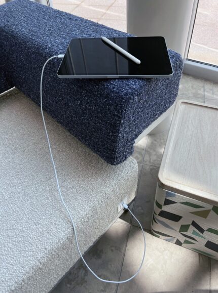 catwalk flexible seating system, salt single usb power
