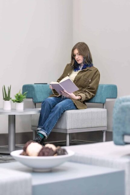 catwalk flexible seating system, deci table