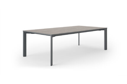 eliga commercial table
