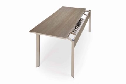 eliga commercial table