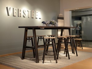 04 web versteel maker A and stools DSC 3446